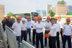 市委常委、常務副市長楊六順一行調(diào)研公司壟上花苑項目施工安全情況